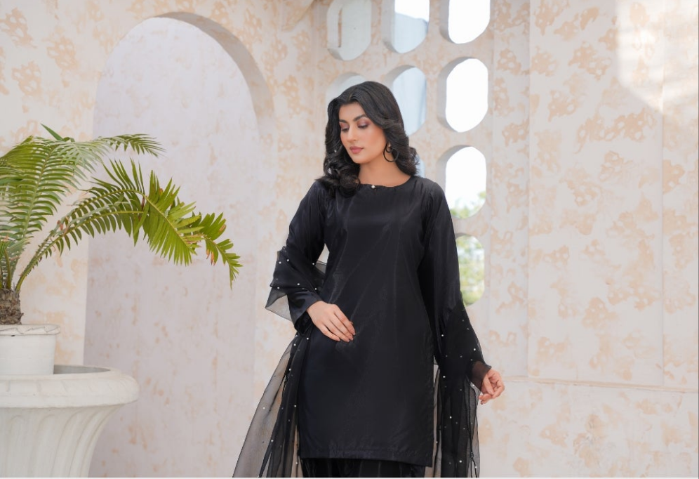 FARAH (Black)